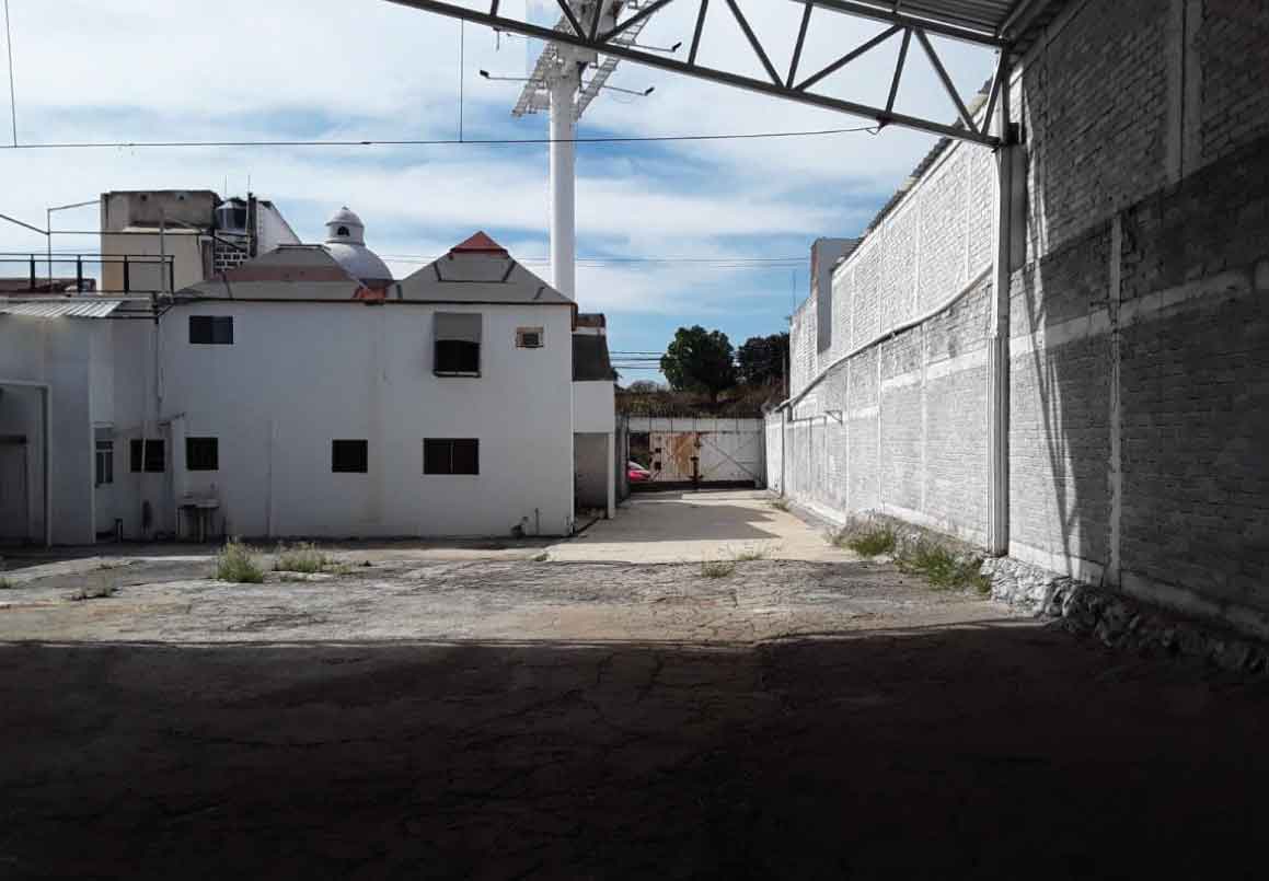 BODEGA EN VENTA CON DEPARTAMENTO, LOCAL Y OFICINA EN COL. LA QUEMADA