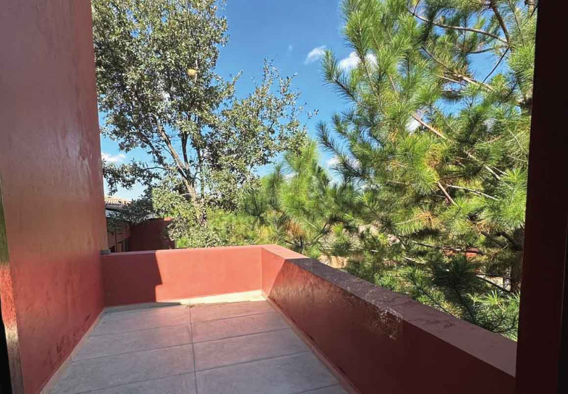 CASA RESIDENCIAL EN VENTA EN CLUB DENTRO DEL CAMPO DE GOLF ALTOZANO, MORELIA