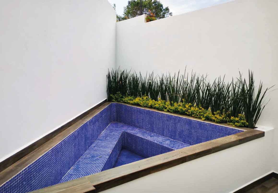 CASA RESIDENCIAL EN VENTA EN LOBOS ALTOZANO, MORELIA