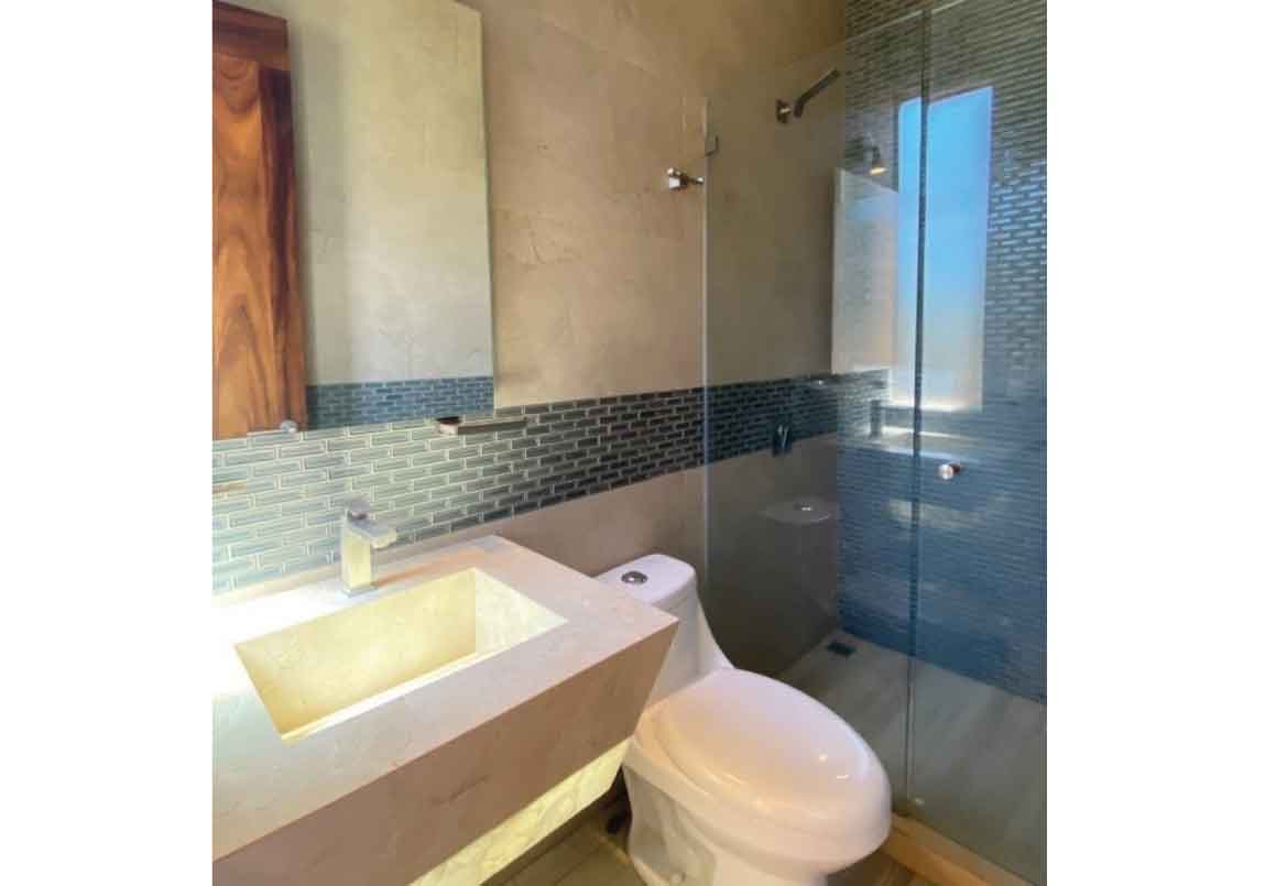 CASA RESIDENCIAL EN RENTA EN CLUB Y DENTRO DEL CAMPO DE GOLF ALTOZANO, MORELIA