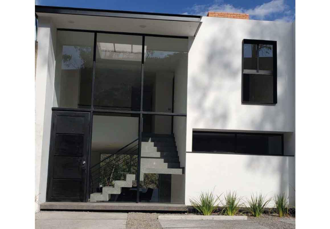 CASA AMUEBLADA EN RENTA EN BOSQUES MIRASOLES RESIDENCIAL, MORELIA