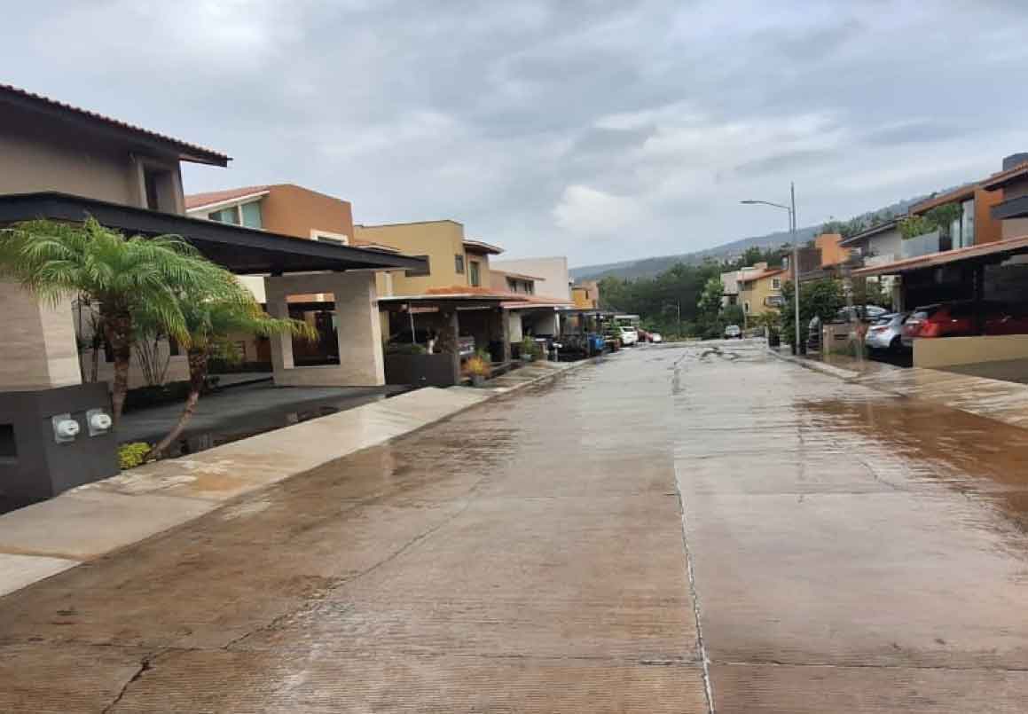 TERRENO EN VENTA EN EL CLUB Y DENTRO DEL CAMPO DE GOLF ALTOZANO, MORELIA