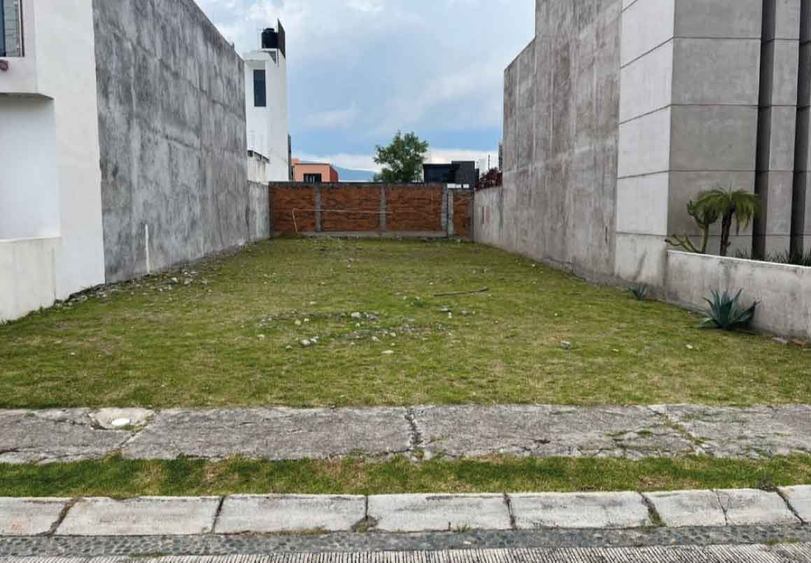 TERRENO EN VENTA EN FRACC. RINCON DEL CIELO ALTOZANO, MORELIA