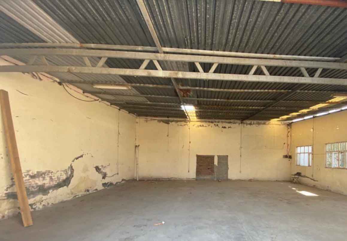 BODEGA CON TERRENO EN VENTA EN LA ALDEA, MORELIA