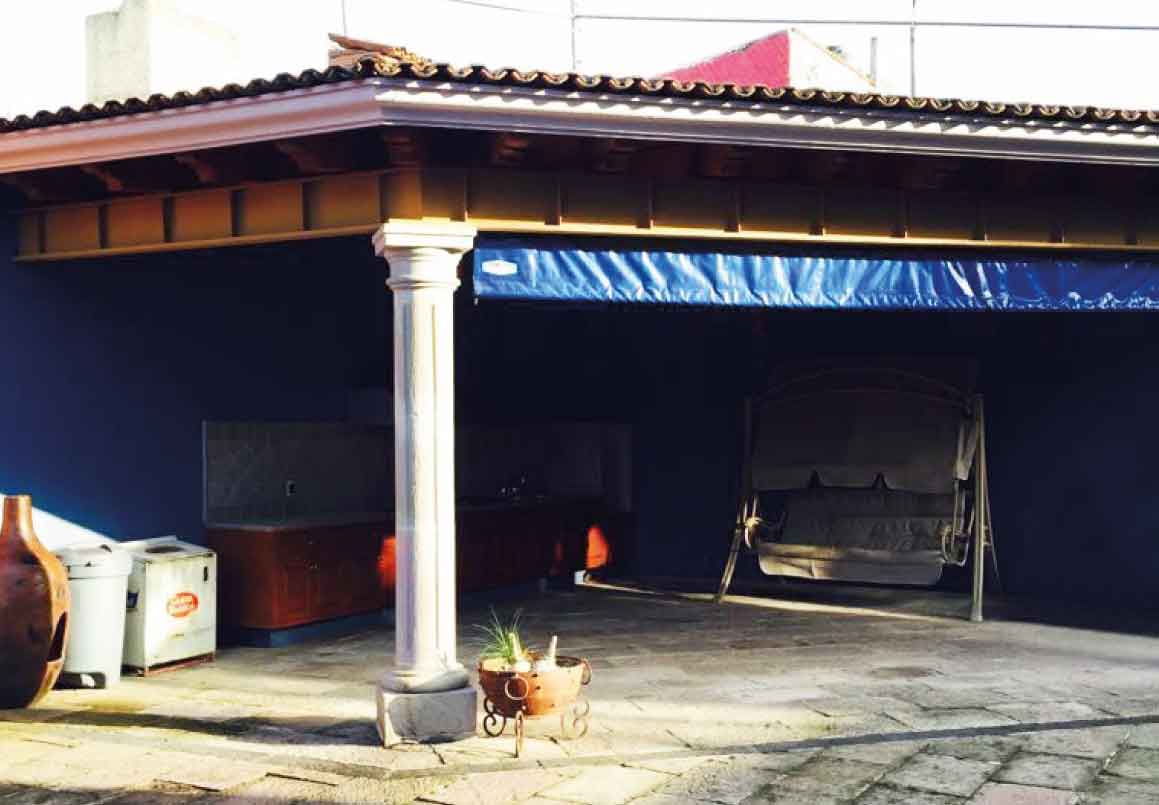 CASA RESIDENCIAL EN VENTA EN LOMAS DE VISTA BELLA, MORELIA