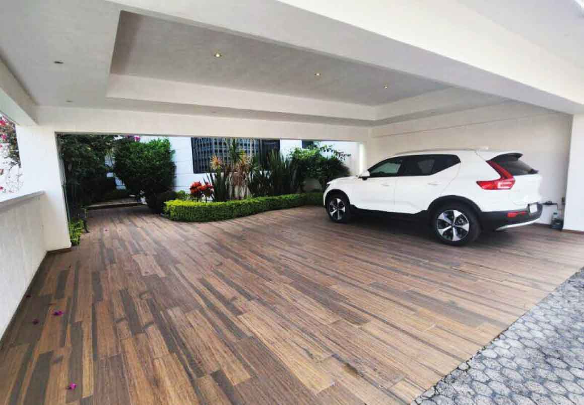 CASA EN VENTA EN BUGAMBILIAS, MORELIA