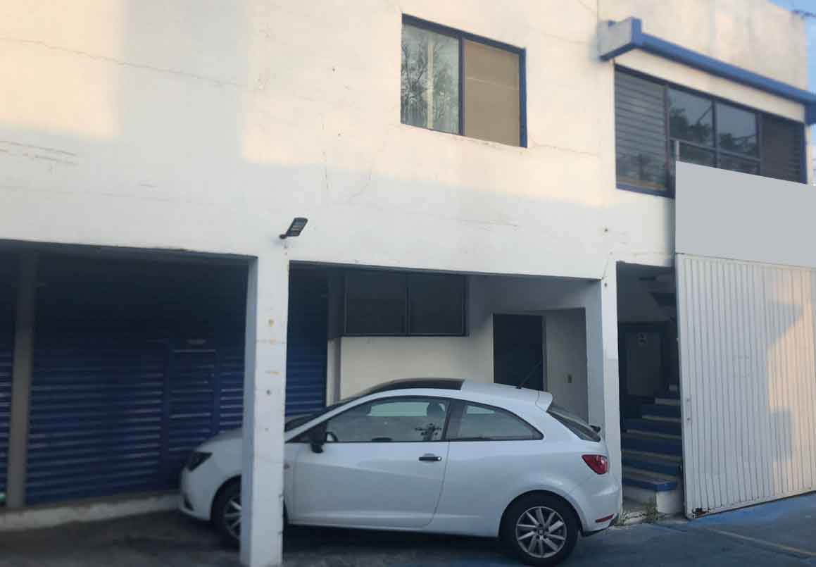 BODEGA CON LOCALES COMERCIALES U OFICINAS EN RENTA EN AV. MADERO PONIENTE, MORELIA