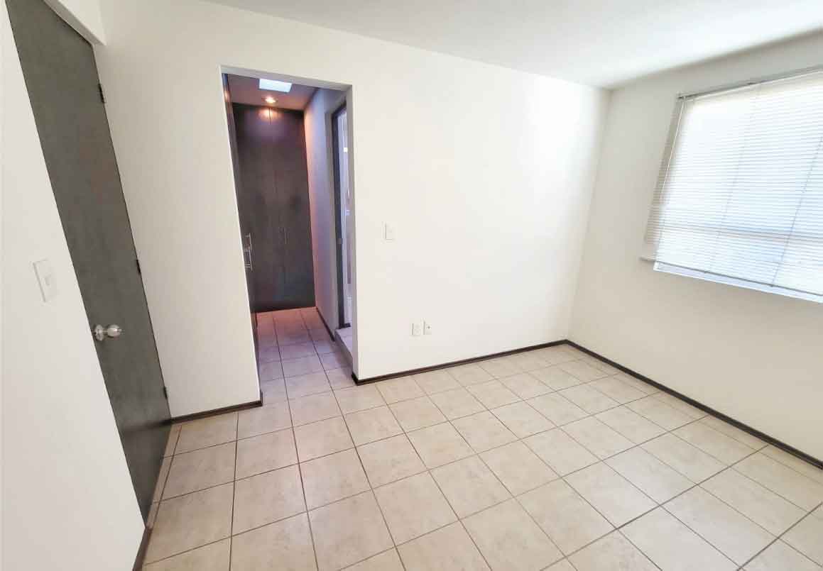 CASA EN VENTA EN FRACC. VALLE RESIDENCIAL, MORELIA
