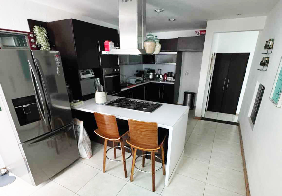 CASA EN VENTA EN FRACCIONAMIENTO PRIVADO EN OCOLUSEN, MORELIA