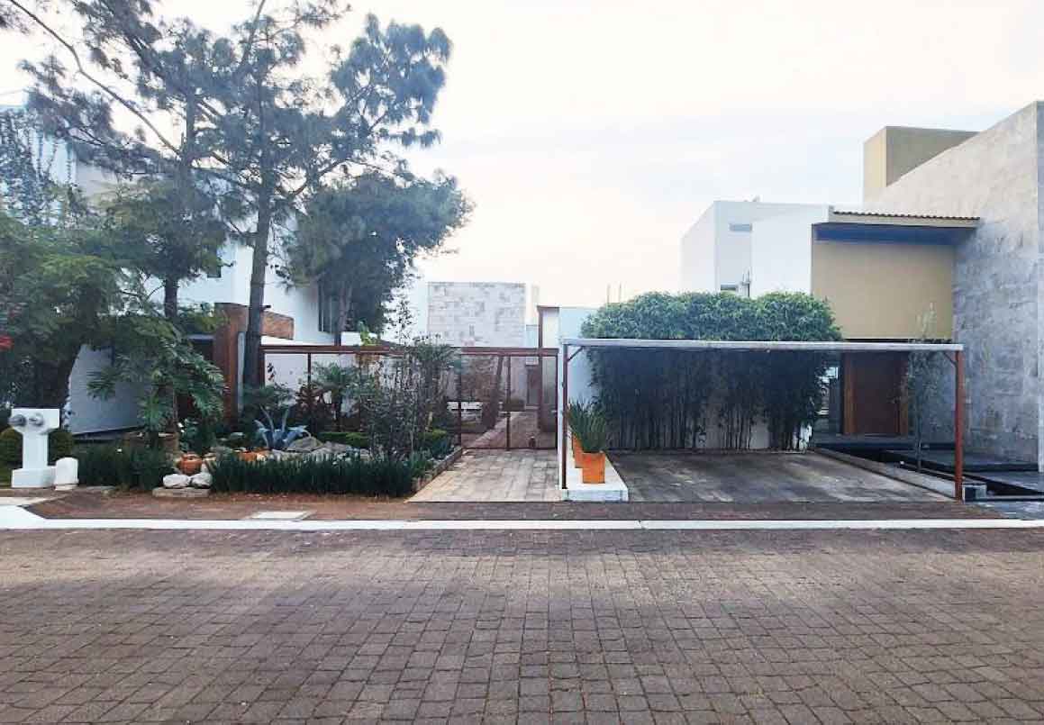 CASA EN VENTA EN VILLAS LOMAS DEL PARAISO, MORELIA