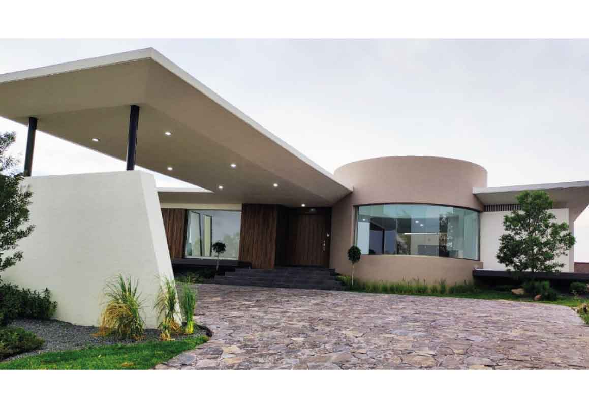 CASA DE UNA PLANTA EN VENTA EN EL CLUB Y DENTRO DEL CAMPO DE GOLF TRES MARIAS, MORELIA