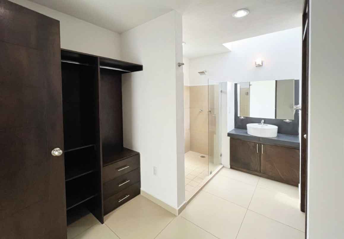 CASA EN VENTA EN PASEO DEL PARQUE TRES MARIAS, MORELIA