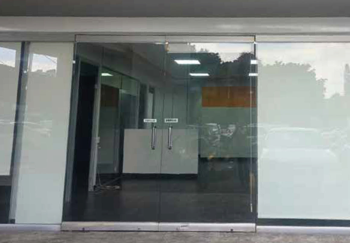 LOCAL COMERCIAL EN RENTA EN PLAZA COMERCIAL EN PRADOS DEL CAMPESTRE, MORELIA