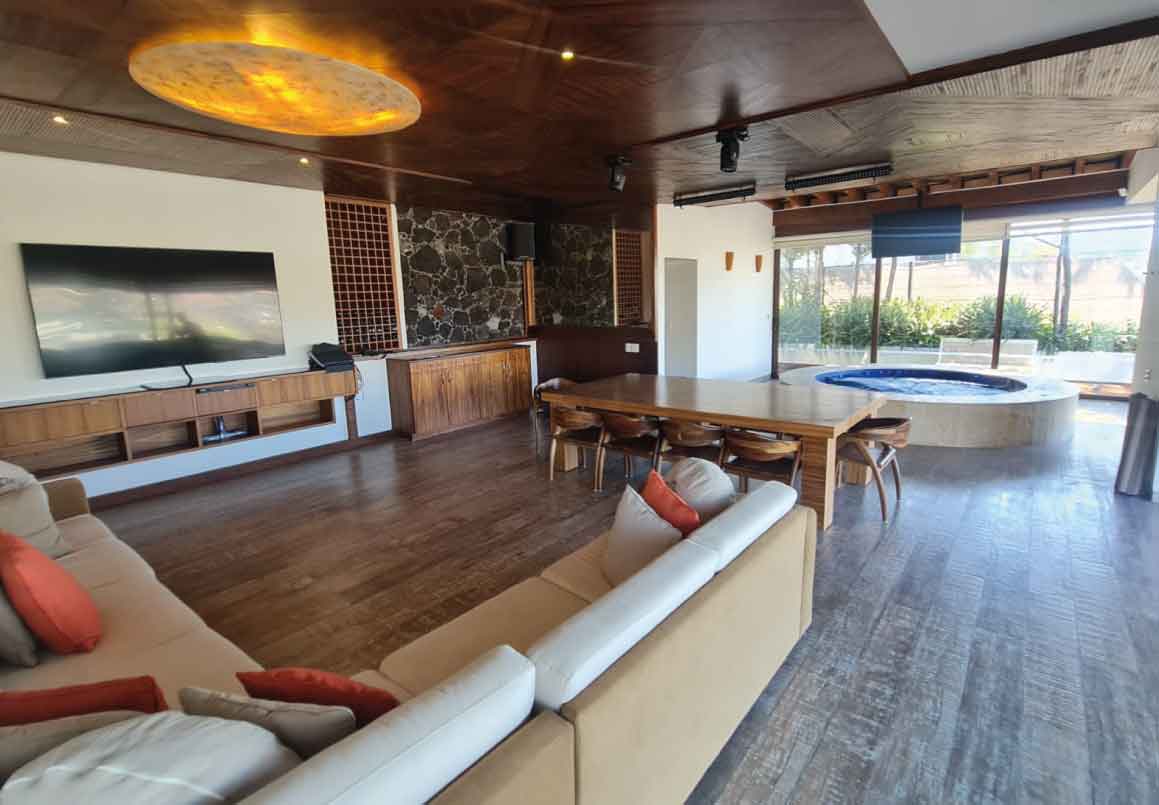 CASA RESIDENCIAL EN VENTA EN EL CLUB Y DENTRO DEL CAMPO DE GOLF TRES MARIAS, MORELIA