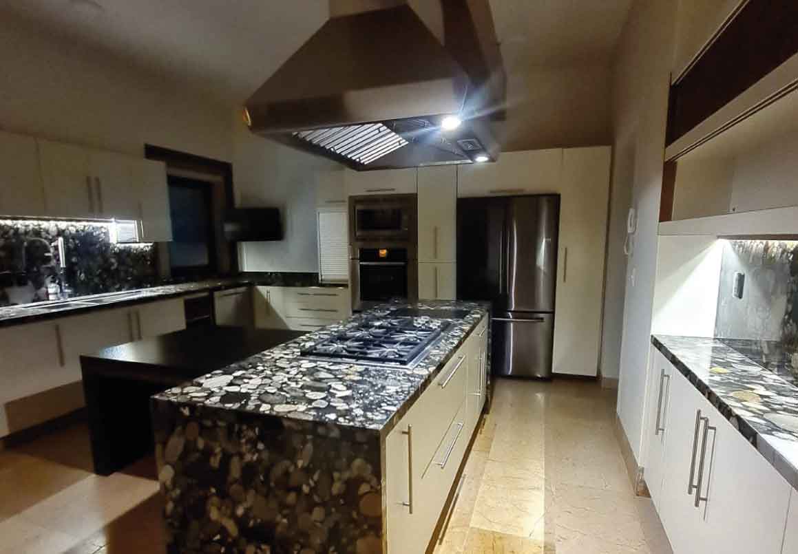 CASA RESIDENCIAL EN VENTA EN EL CLUB Y DENTRO DEL CAMPO DE GOLF TRES MARIAS, MORELIA