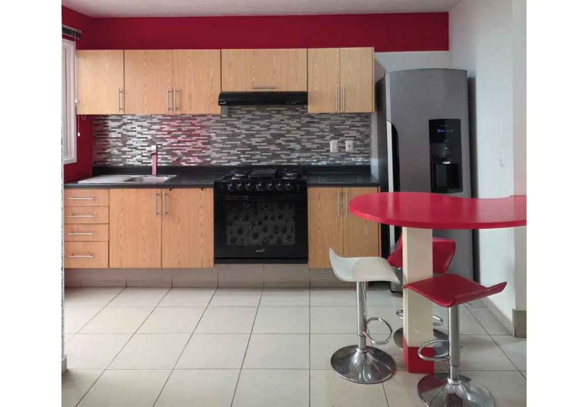 CASA AMUEBLADA EN RENTA EN ALTOZANO, MORELIA