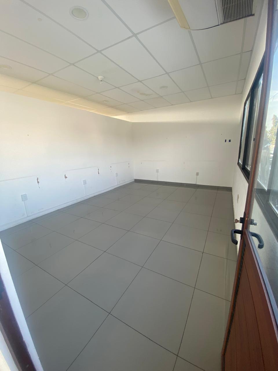 LOCAL COMERCIAL EN RENTA EN AVENIDA ACUEDUCTO, MORELIA
