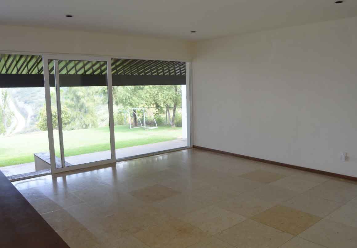 CASA RESIDENCIAL EN RENTA EN EL CLUB Y DENTRO DEL CAMPO DE GOLF TRES MARIAS, MORELIA