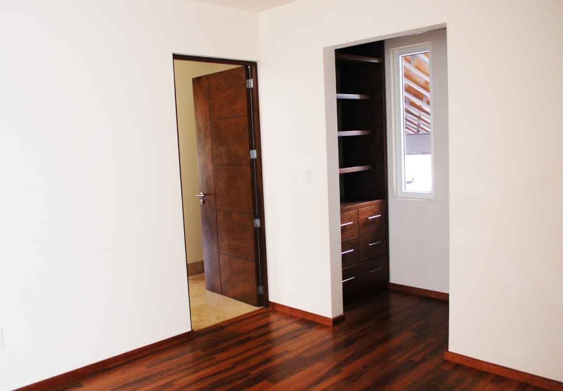 CASA RESIDENCIAL EN VENTA EN EL CLUB Y DENTRO DEL CAMPO DE GOLF TRES MARIAS, MORELIA