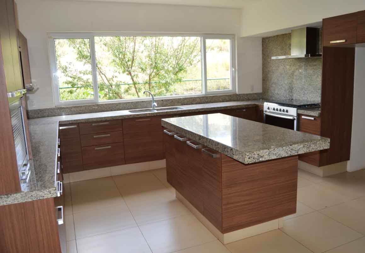 CASA RESIDENCIAL EN VENTA EN EL CLUB Y DENTRO DEL CAMPO DE GOLF TRES MARIAS, MORELIA