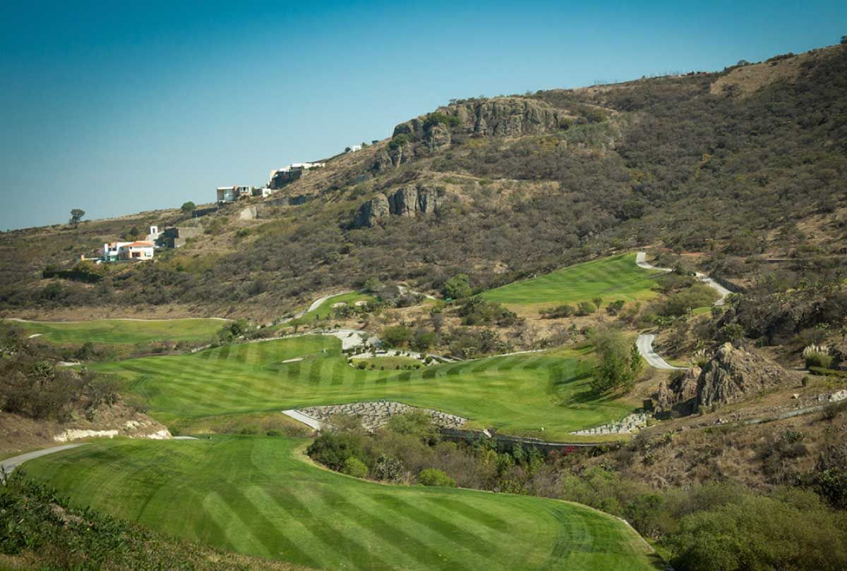 TERRENO EN VENTA EN EL CLUB Y DENTRO DEL CAMPO DE GOLF TRES MARIAS, MORELIA