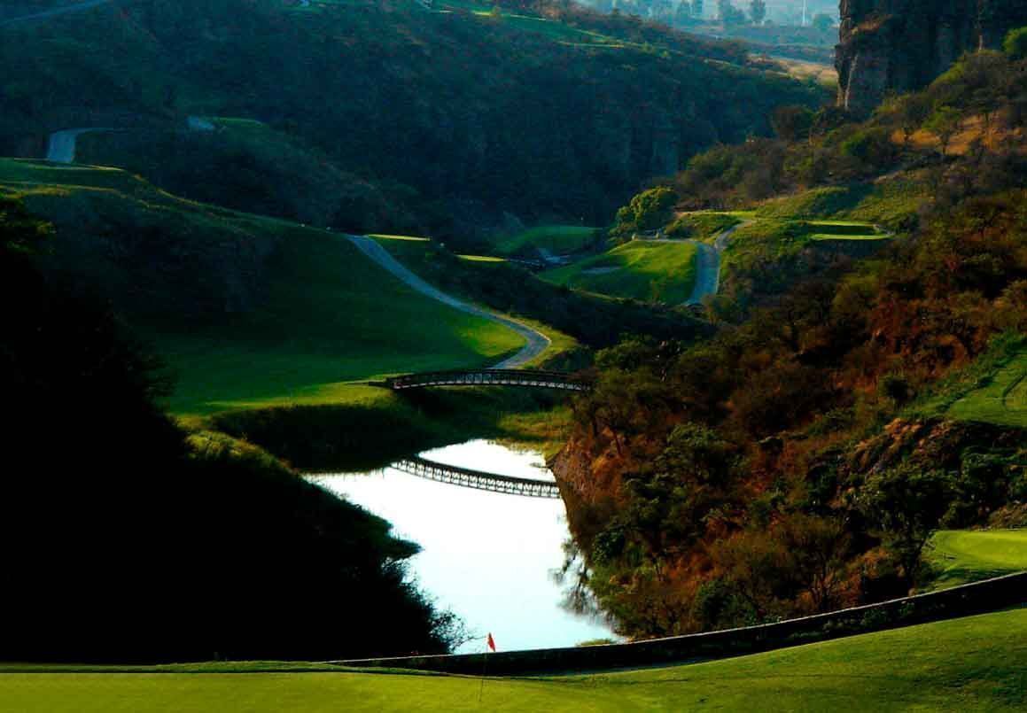 TERRENO EN VENTA EN EL CLUB Y DENTRO DEL CAMPO DE GOLF TRES MARIAS, MORELIA