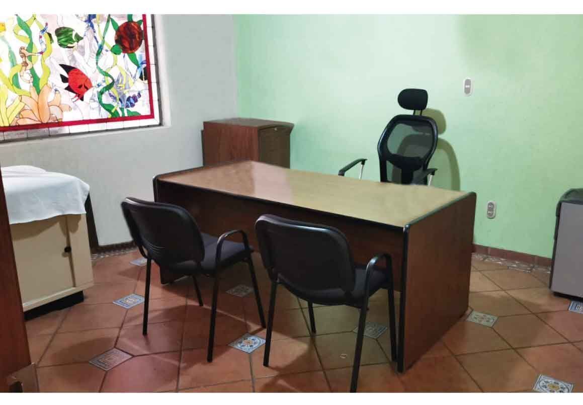 CASA CON LOCAL COMERCIAL EN RENTA EN VENTURA PUENTE, MORELIA