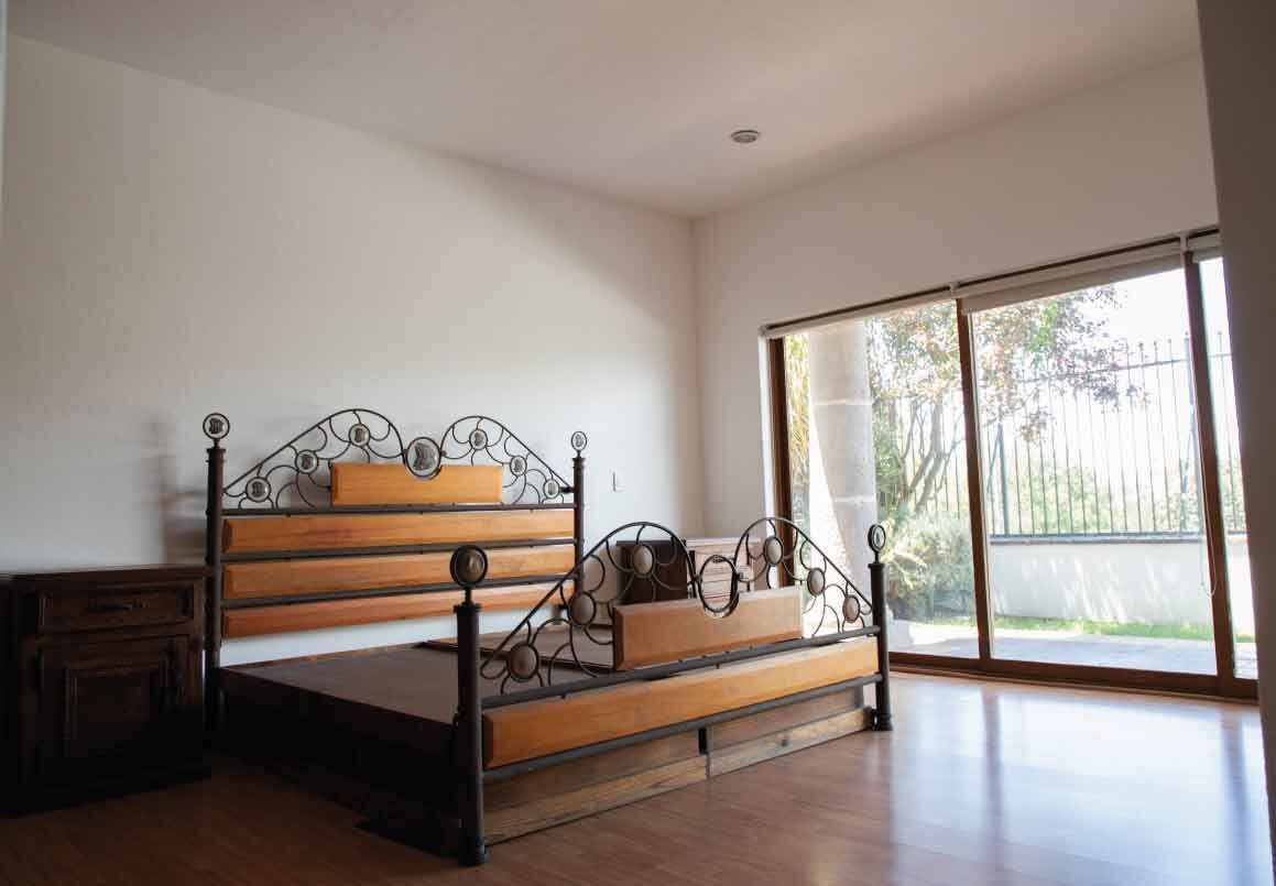 CASA RESIDENCIAL EN VENTA EN RESIDENCIAL PARAISO ALTOZANO, MORELIA
