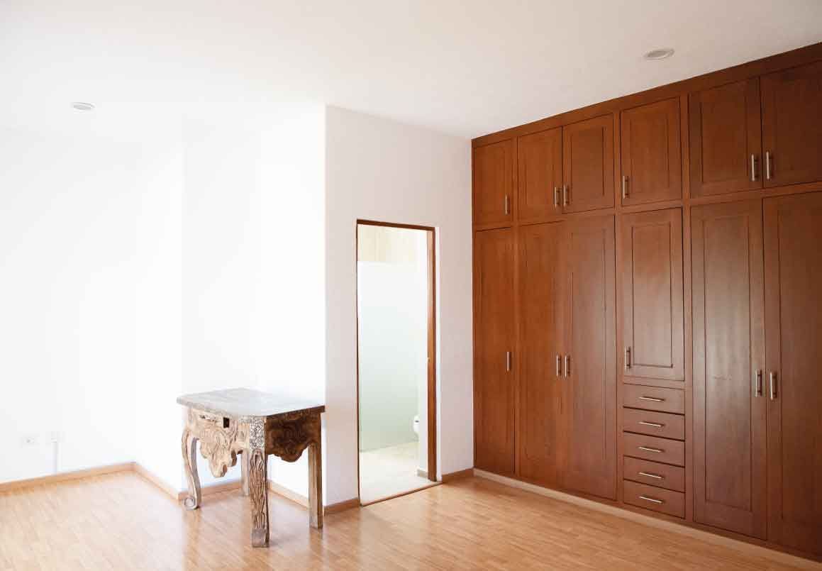 CASA RESIDENCIAL EN VENTA EN RESIDENCIAL PARAISO ALTOZANO, MORELIA