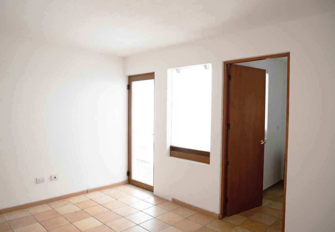 CASA RESIDENCIAL EN VENTA EN RESIDENCIAL PARAISO ALTOZANO, MORELIA