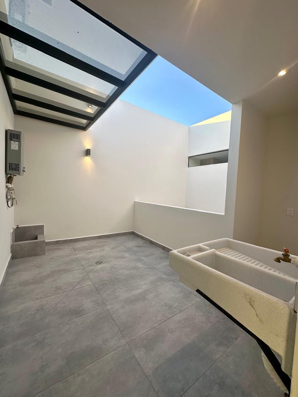 CASA EN VENTA EN LOS ALAMOS TRES MARIAS, MORELIA
