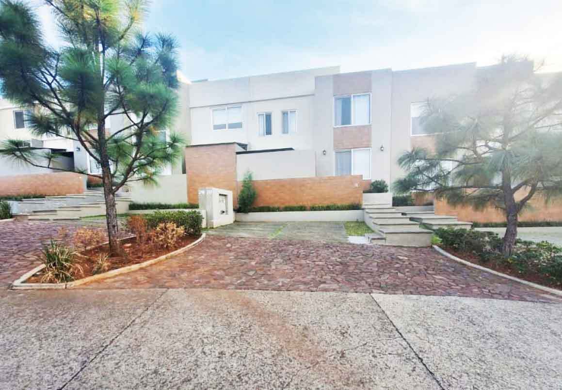 CASA EN VENTA EN LOBOS ALTOZANO, MORELIA