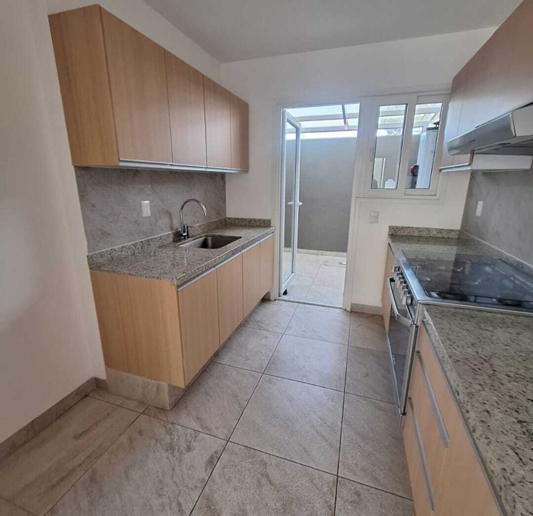 CASA EN VENTA EN LOBOS ALTOZANO, MORELIA