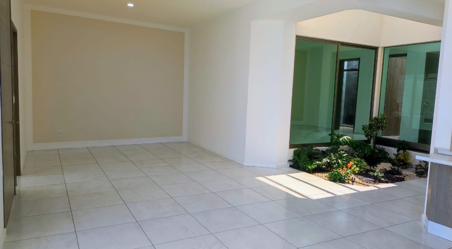 CASA EN VENTA EN LOMALTA TRES MARIAS, MORELIA