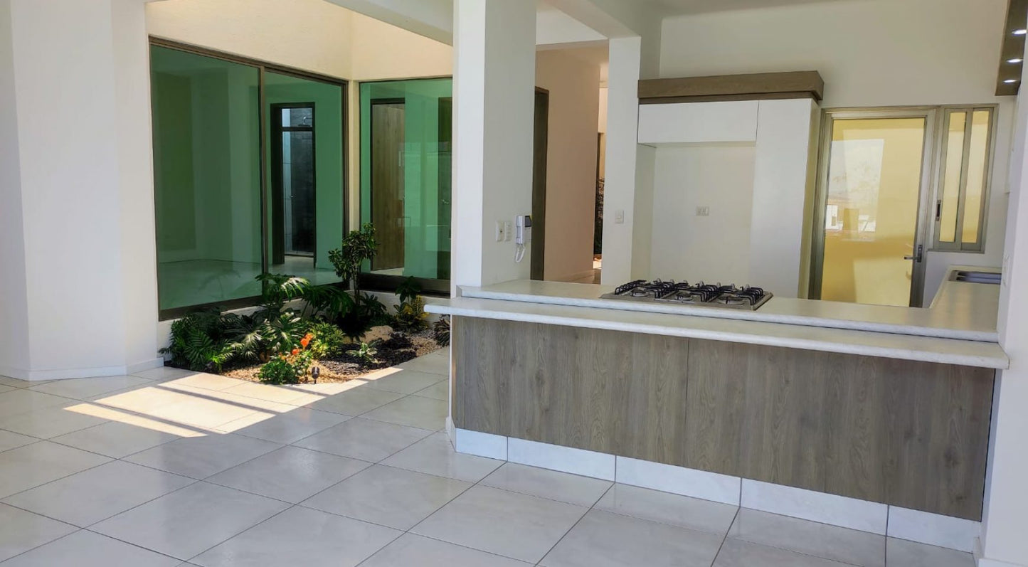 CASA EN VENTA EN LOMALTA TRES MARIAS, MORELIA