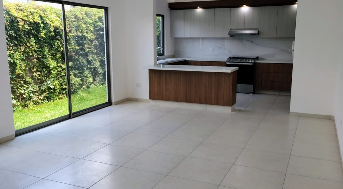 CASA EN VENTA EN LOMALTA TRES MARIAS, MORELIA