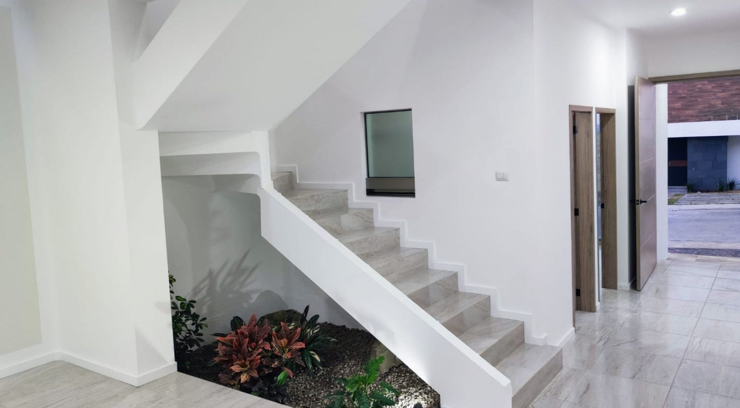 CASA EN VENTA EN LOMALTA TRES MARIAS, MORELIA