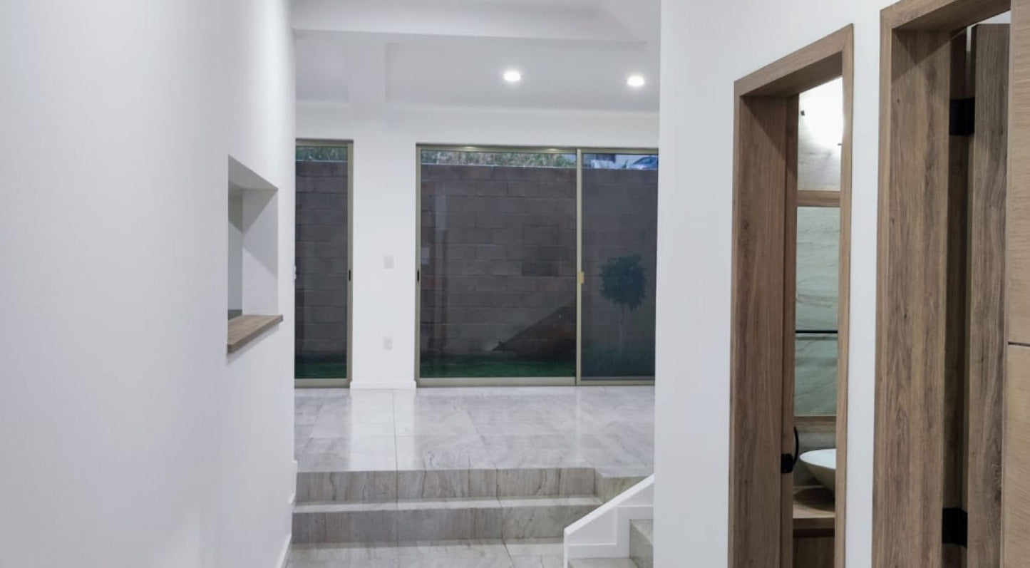 CASA EN VENTA EN LOMALTA TRES MARIAS, MORELIA