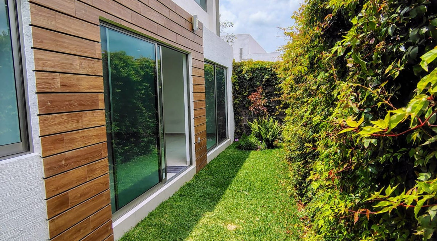 CASA EN VENTA EN LOMALTA TRES MARIAS, MORELIA