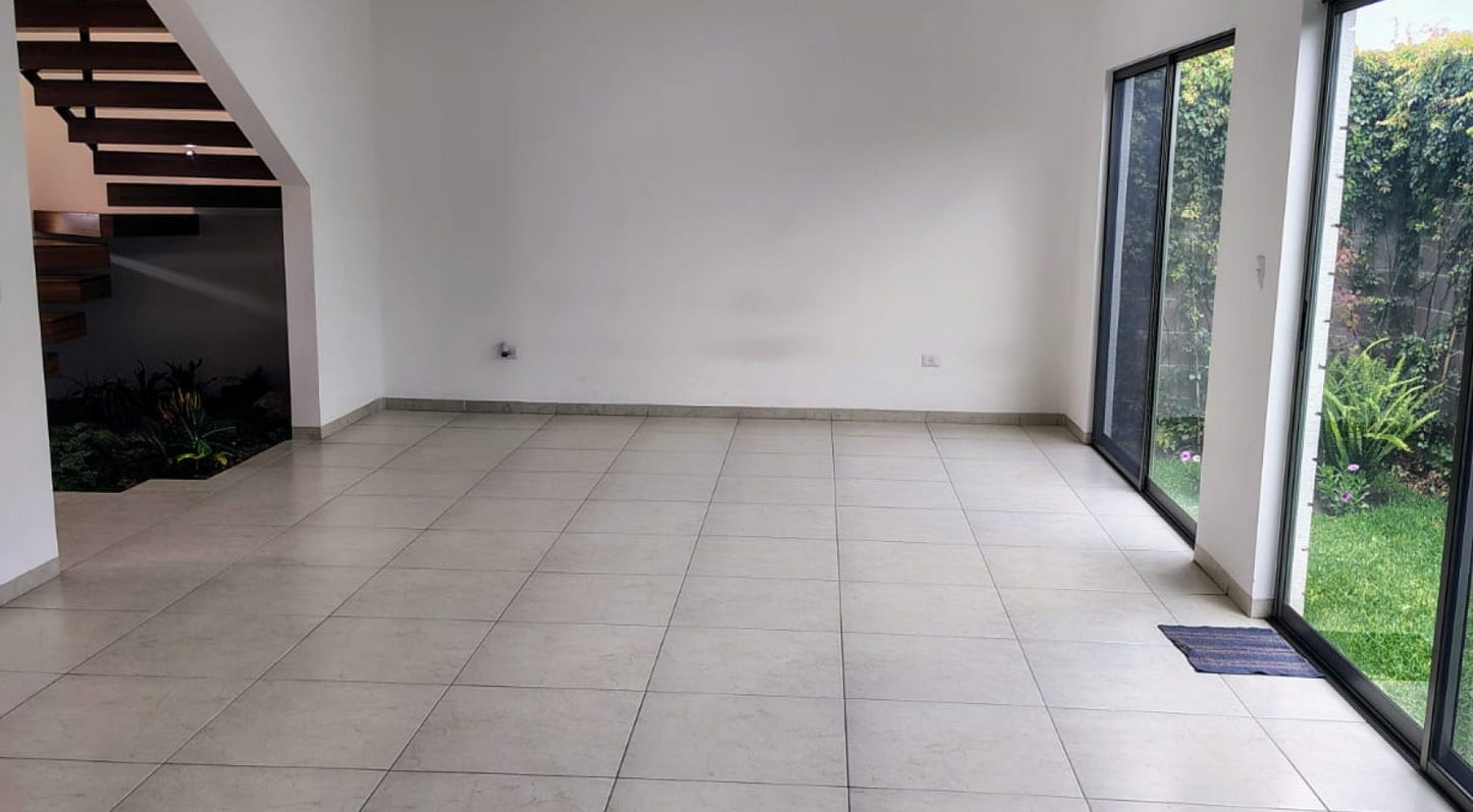 CASA EN VENTA EN LOMALTA TRES MARIAS, MORELIA