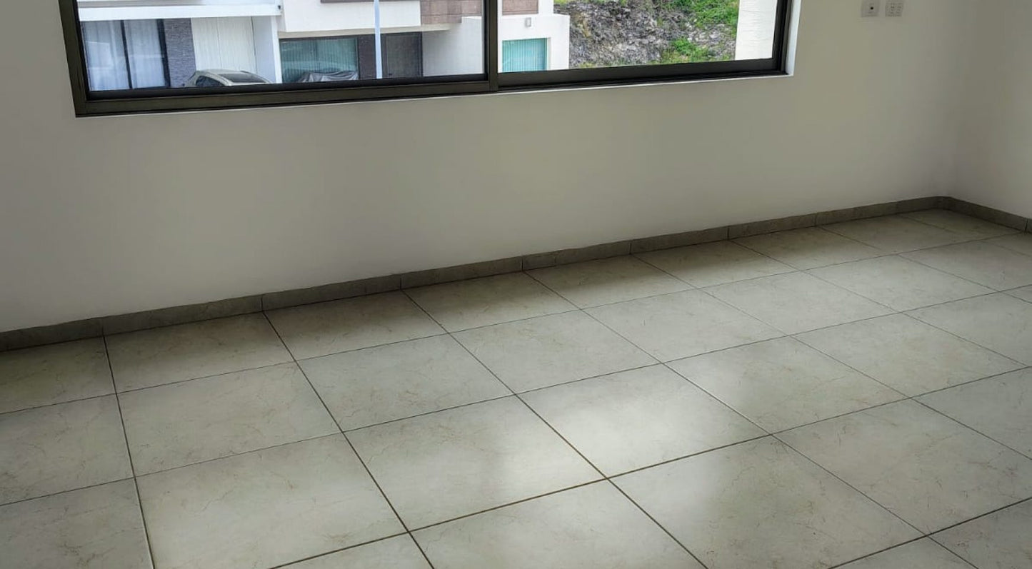 CASA EN VENTA EN LOMALTA TRES MARIAS, MORELIA