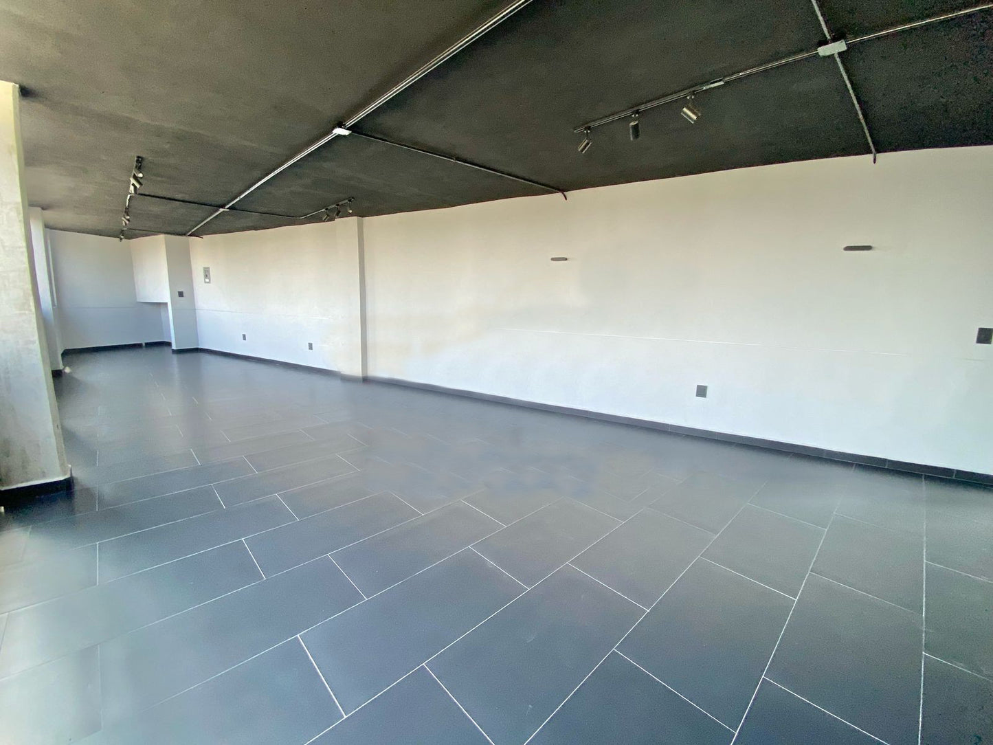 OFICINA EN RENTA EN RESIDENCIAL BOSQUES, MORELIA