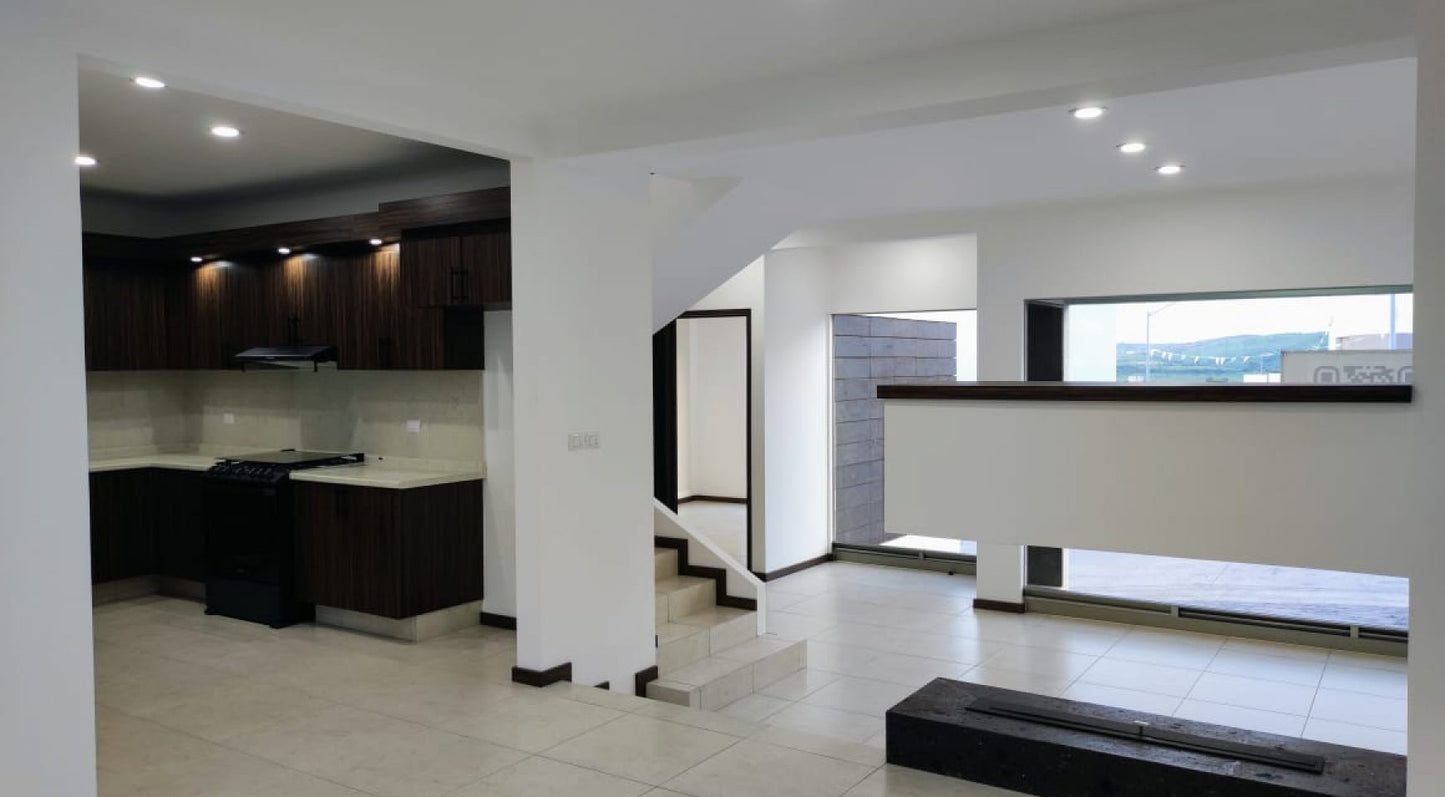 CASA EN VENTA EN LOMALTA TRES MARIAS, MORELIA