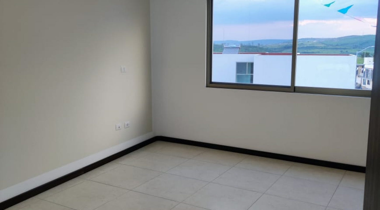 CASA EN VENTA EN LOMALTA TRES MARIAS, MORELIA