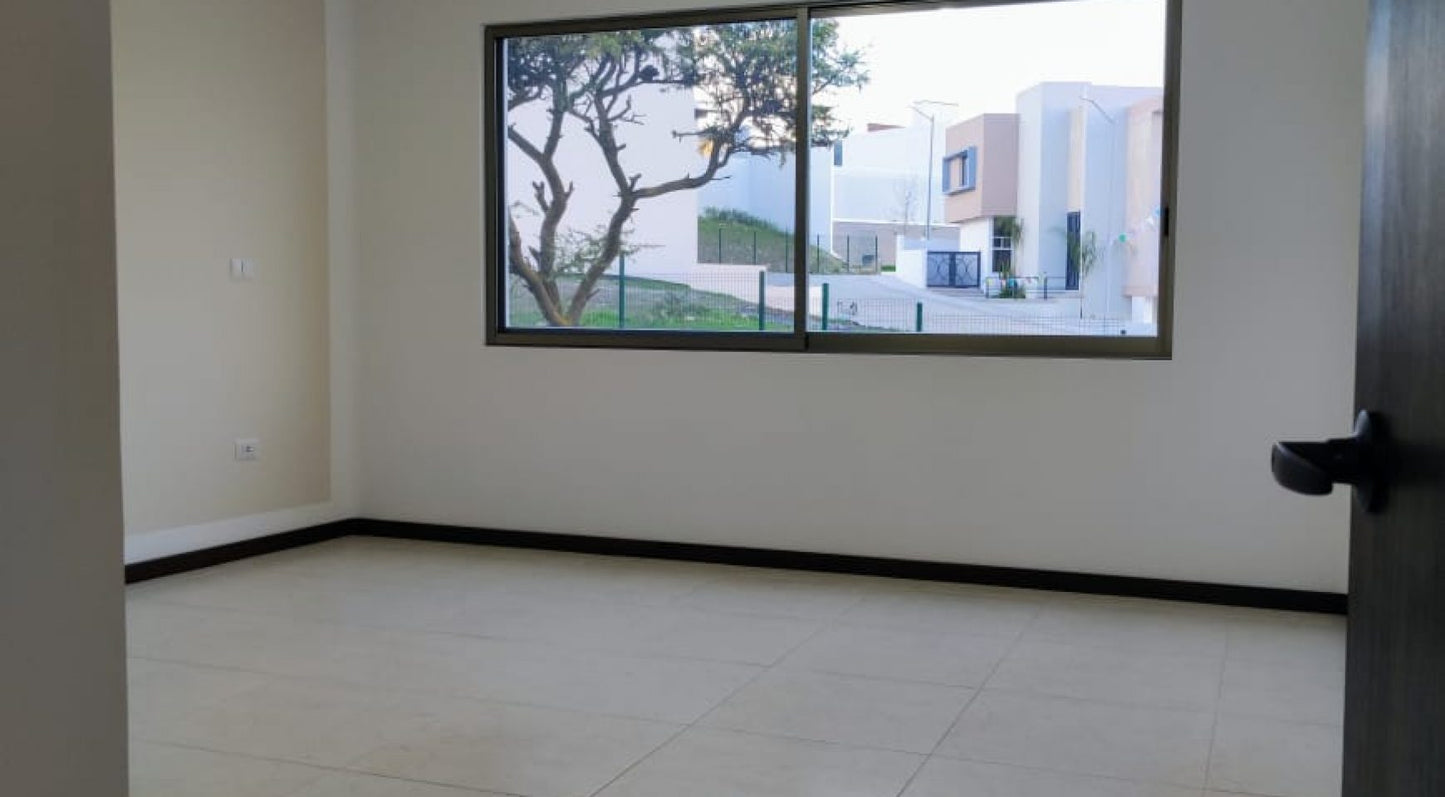 CASA EN VENTA EN LOMALTA TRES MARIAS, MORELIA