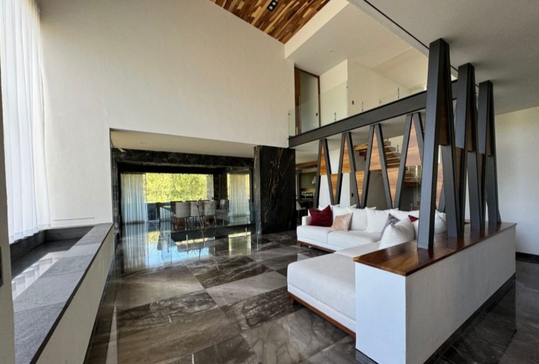 CASA RESIDENCIAL CLUB Y DENTRO DEL CAMPO DE GOLF ALTOZANO, MORELIA