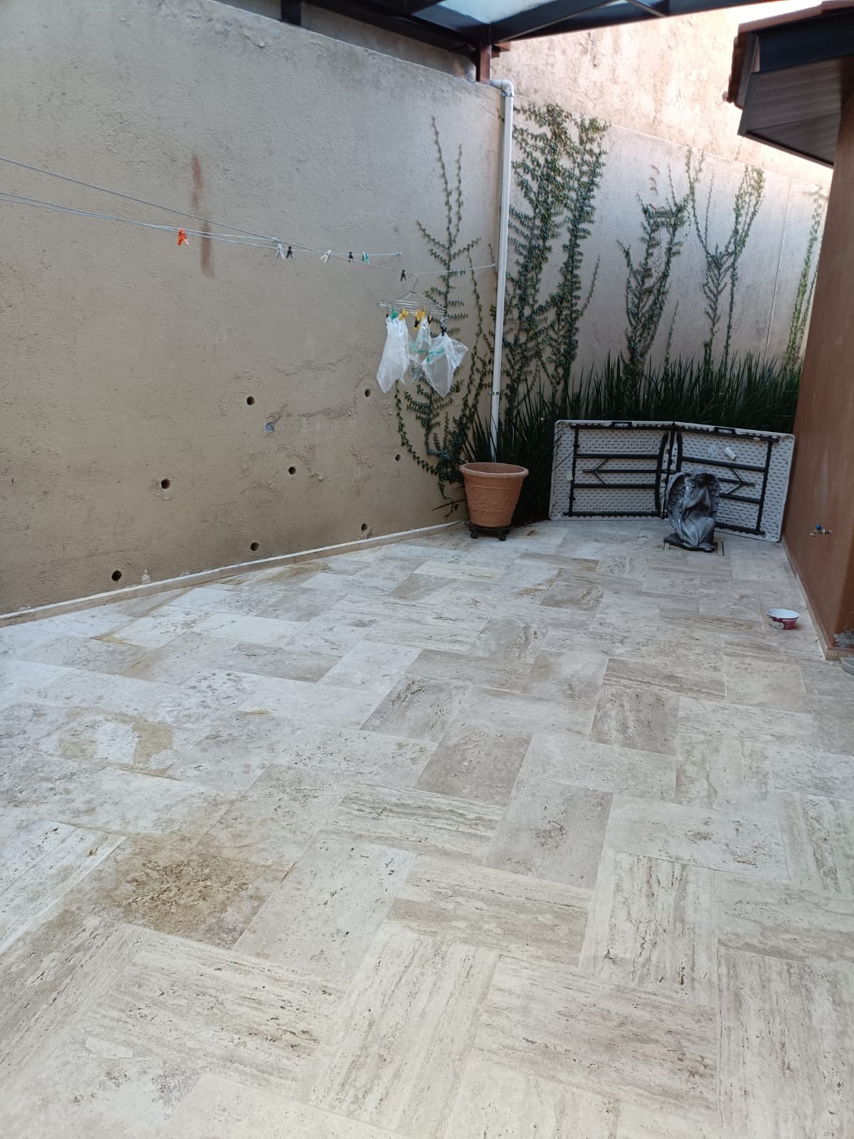 CASA RESIDENCIAL EN CLUB Y DENTRO DEL CAMPO DE GOLF ALTOZANO, MORELIA