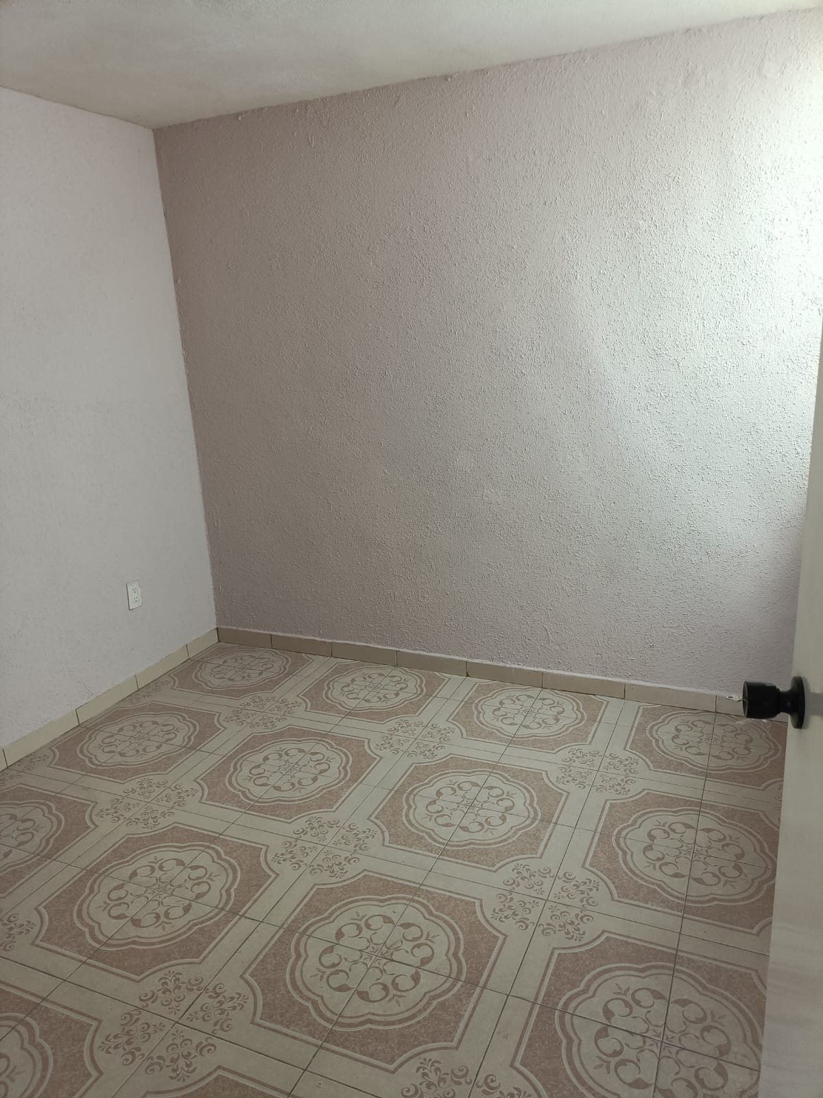 CASA REMODELADA EN VENTA EN ARKO SAN ANTONIO, MORELIA
