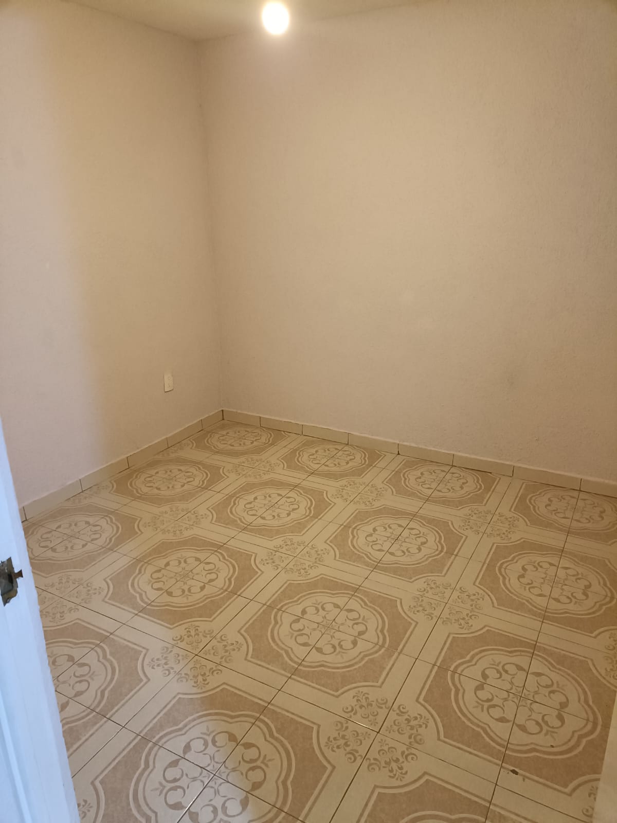CASA REMODELADA EN VENTA EN ARKO SAN ANTONIO, MORELIA