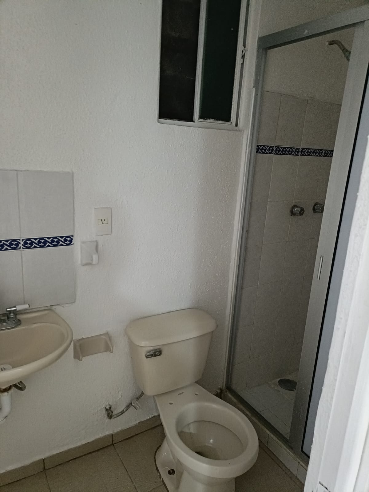 CASA REMODELADA EN VENTA EN ARKO SAN ANTONIO, MORELIA
